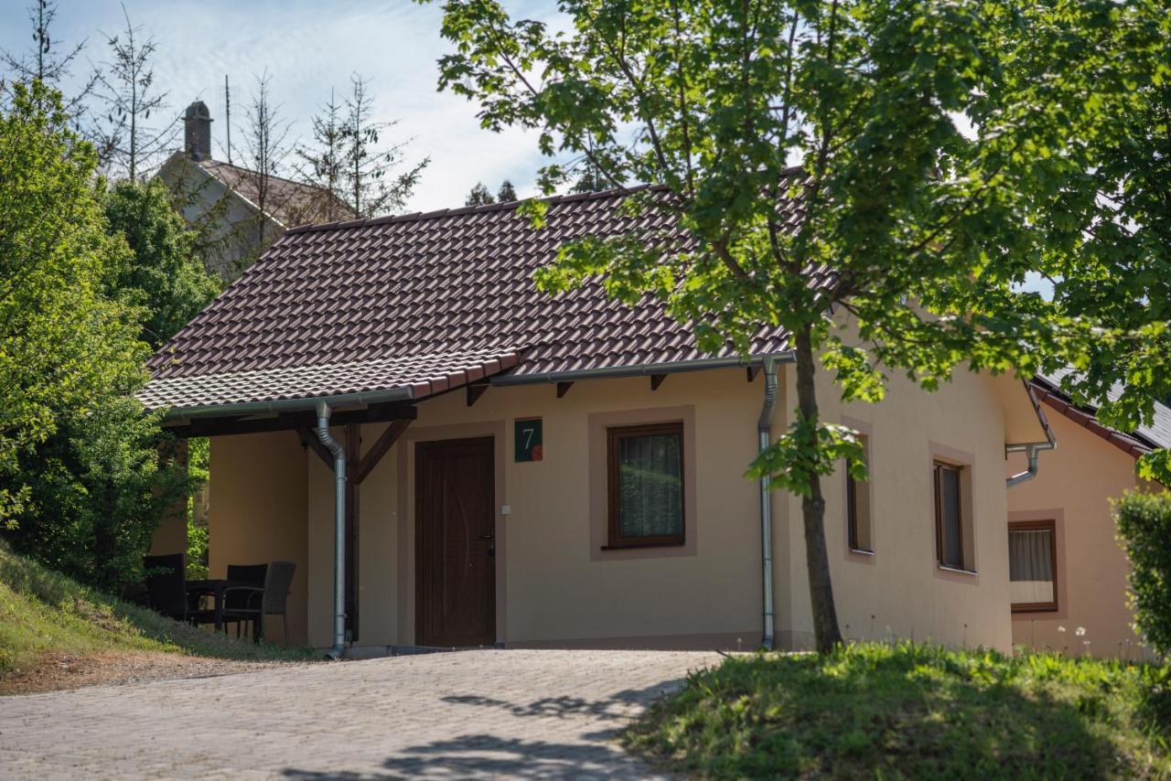 Tulipan Apartman Έγκερ Εξωτερικό φωτογραφία