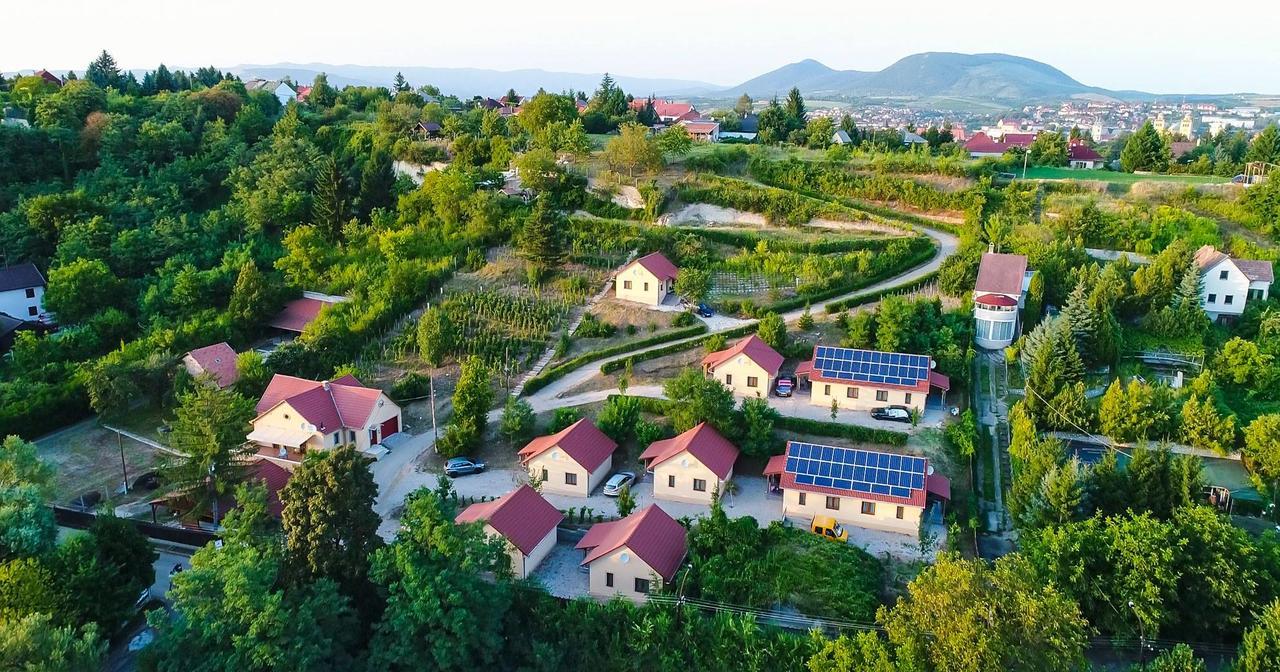Tulipan Apartman Έγκερ Εξωτερικό φωτογραφία